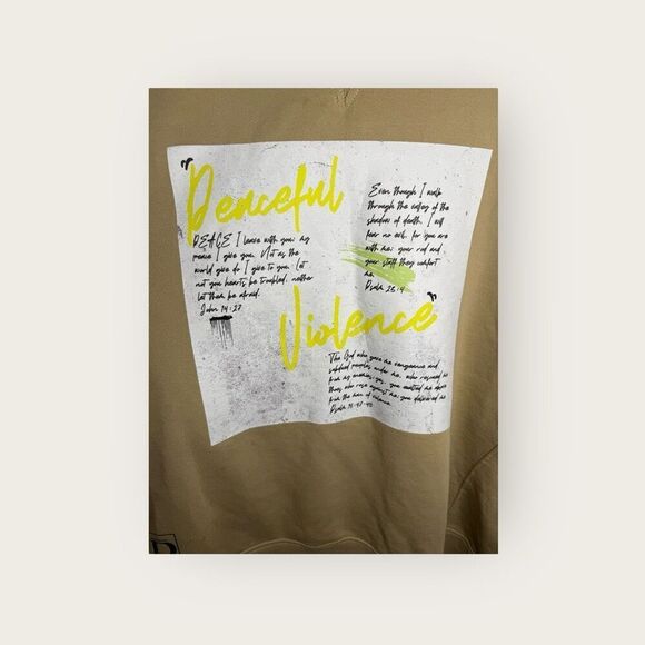 Noveaterra Tan Crewneck Peaceful Violence God Prayer Size XL - Picture 3 of 7